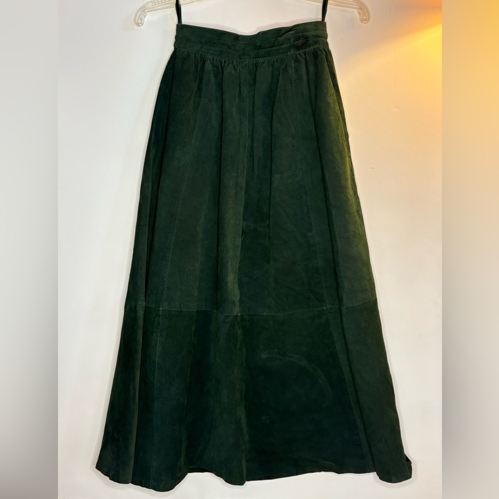 Vintage Early 90’s Limited Express Green Genuine Suede Leather Midi Skirt Size 2